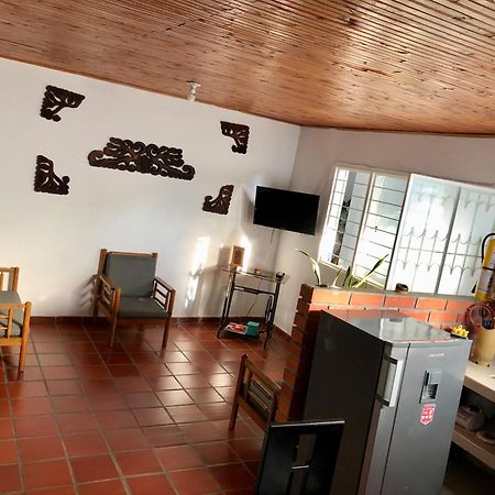 Hospedaje Los Capuchinos Socorro Eksteriør bilde