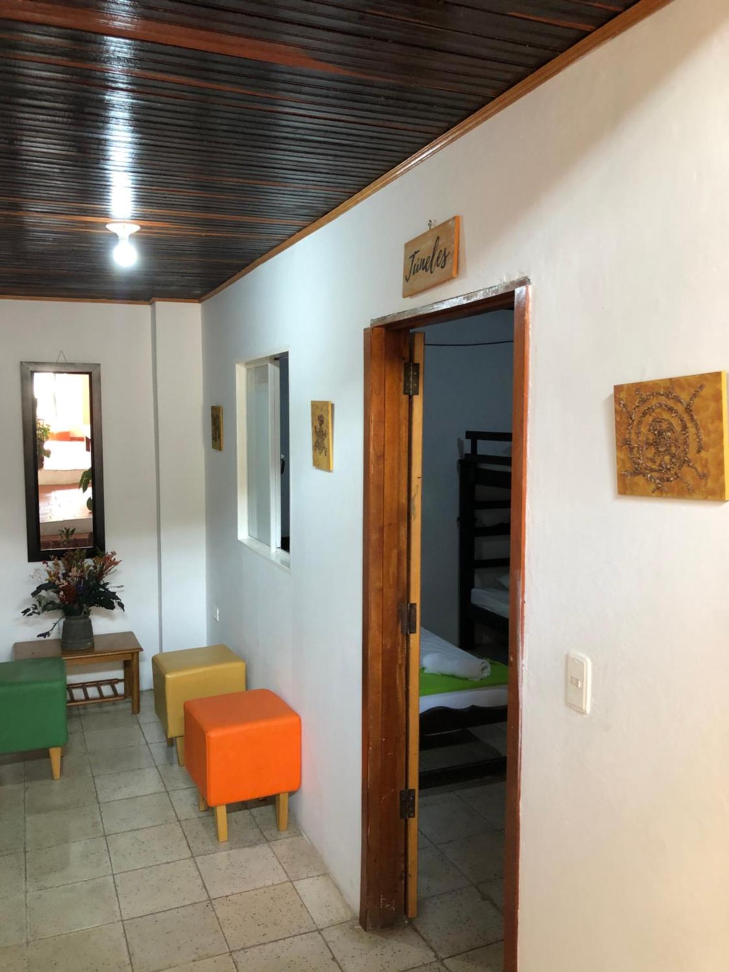 Hospedaje Los Capuchinos Socorro Eksteriør bilde