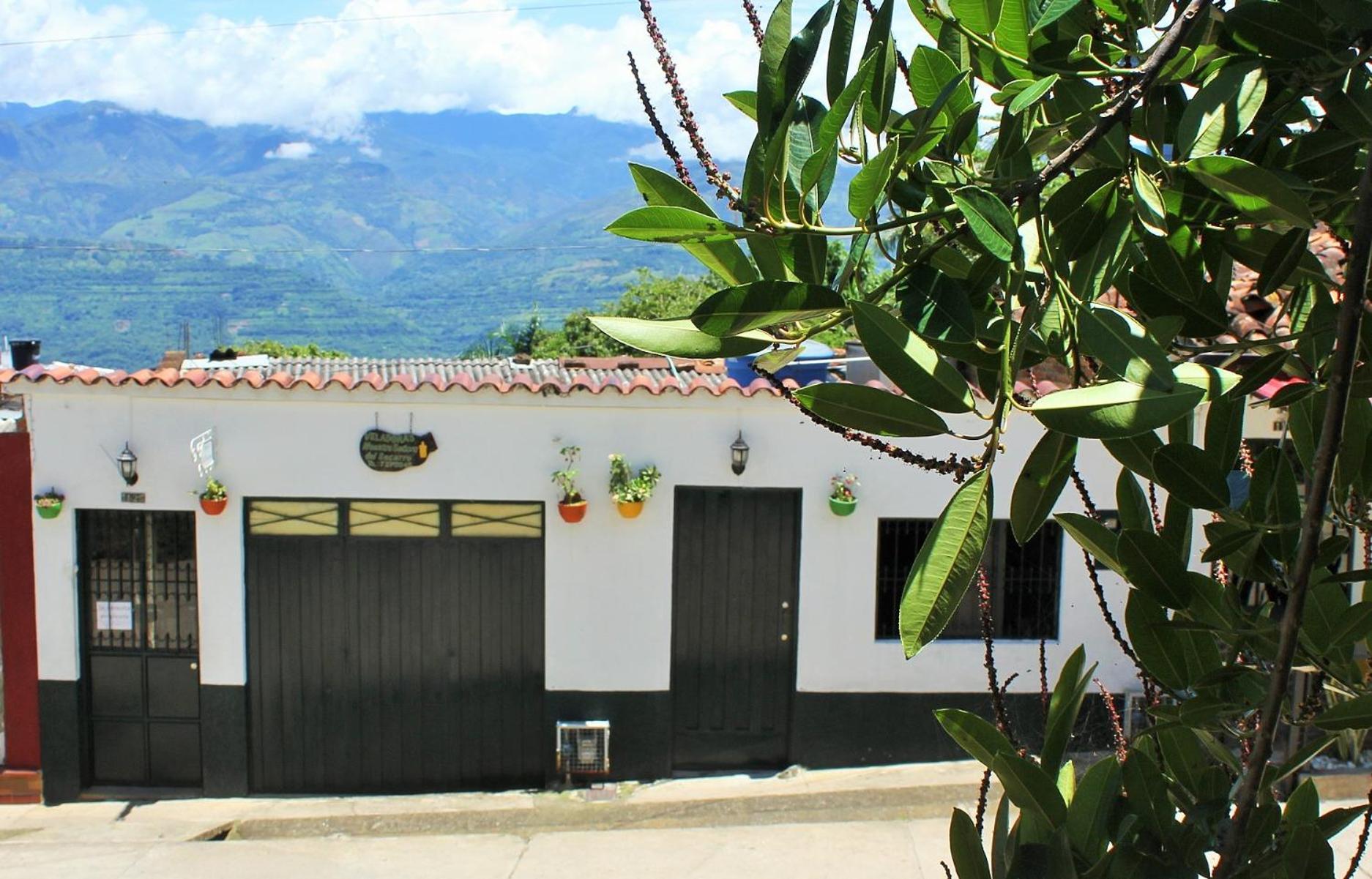 Hospedaje Los Capuchinos Socorro Eksteriør bilde